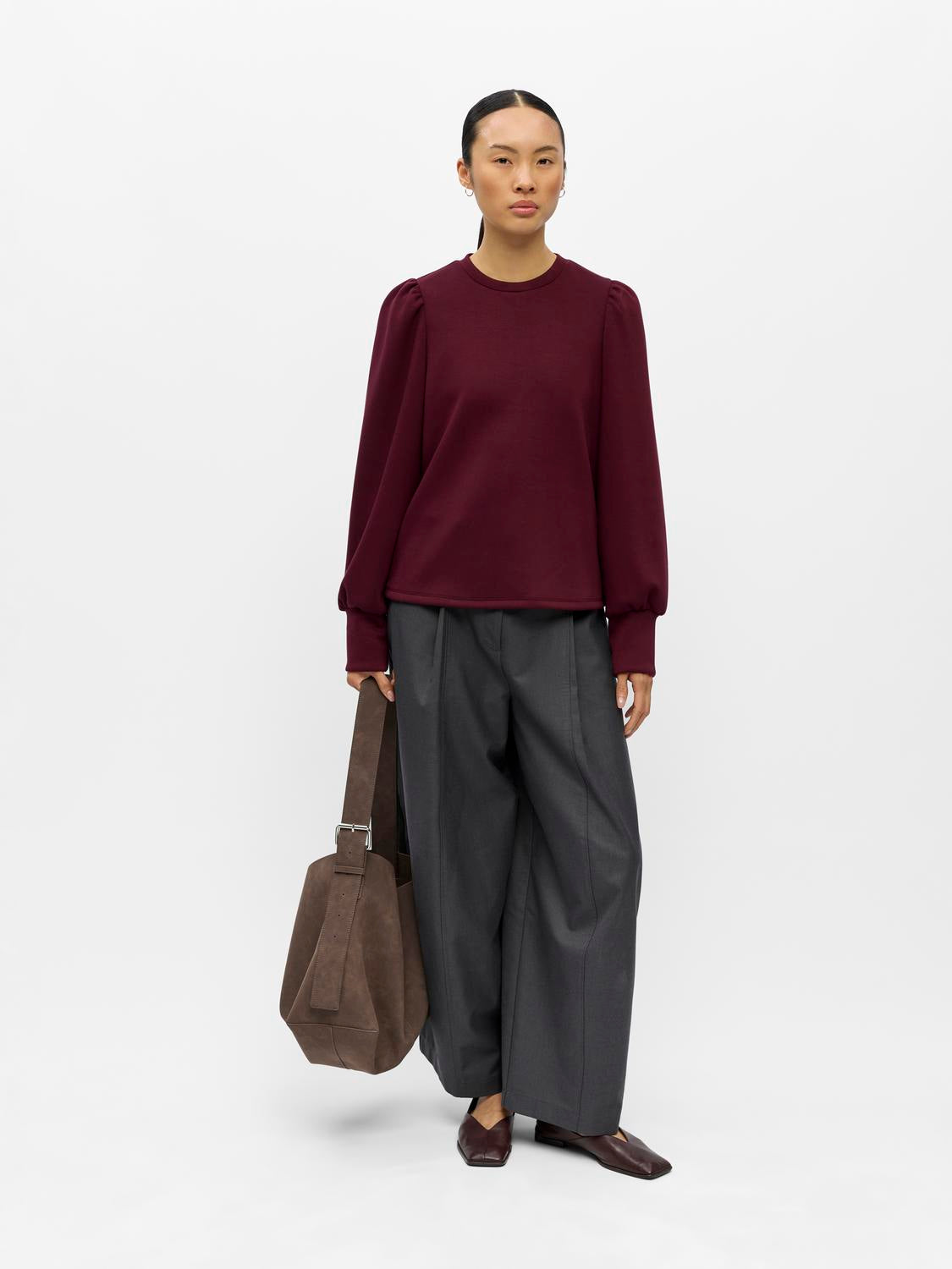 model_shot-front_full